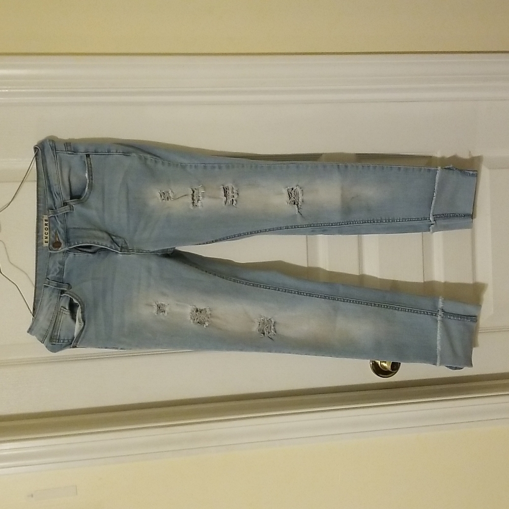 Encore ripped jeans